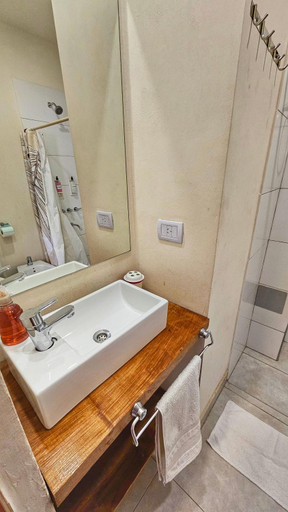 Bathroom 3, Hospedaje SUENO URBANO, Capital