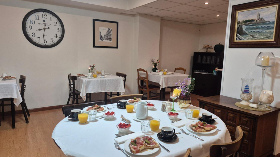 Food & Drinks 4, Hostel Costa Gijon, Asturias
