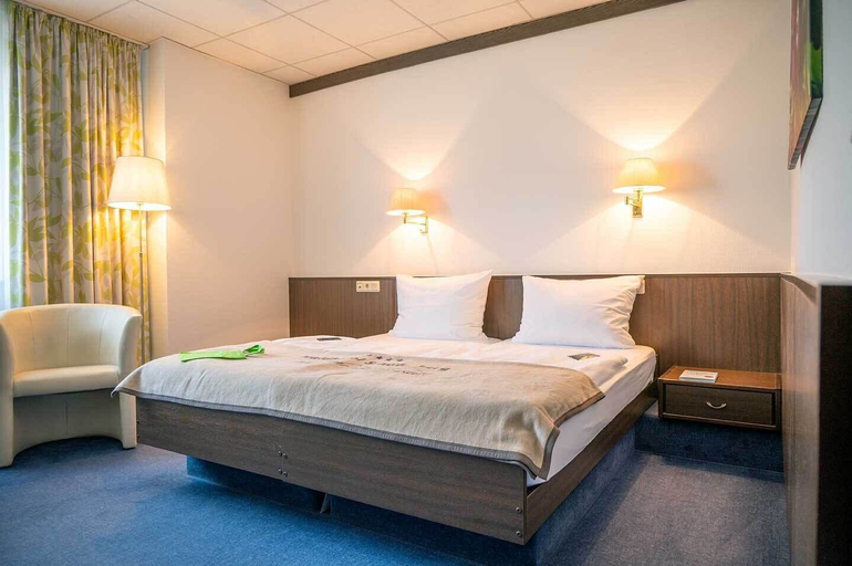 Bedroom 3, Waldhotel Schäferberg, Kassel