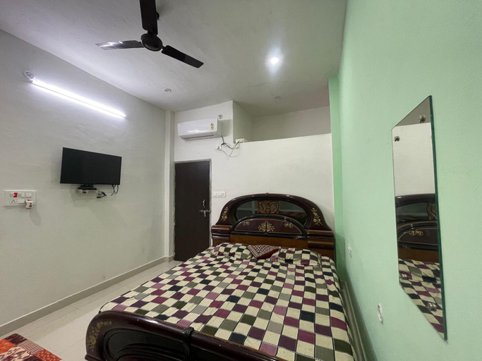 Room 4, Arya Sadan Homestay, Mathura