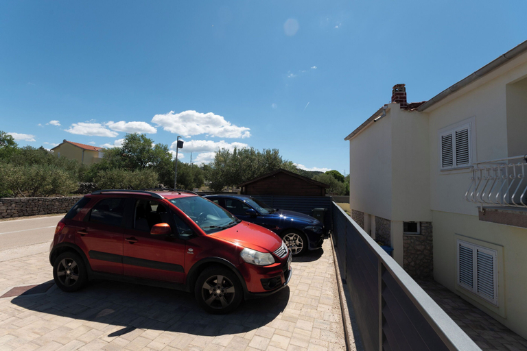 Parking 5, Apartments Neda, Bilice