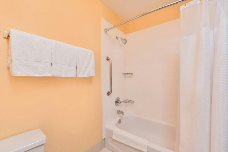 Bathroom 4, Fairfield Inn & Suites Beaumont, Jefferson