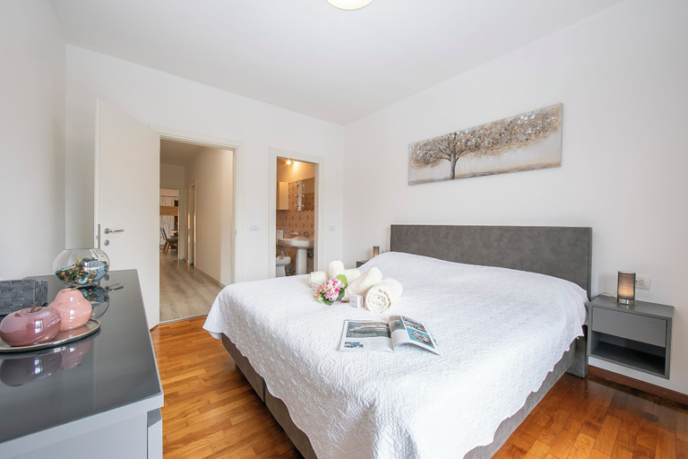 Room 4, Casa Alexander - Lake Garda Flat With Terrace, Trento