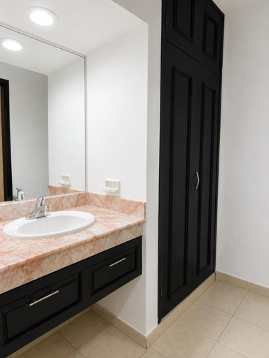 Bathroom 4, Zona Dorada Inn, Mazatlán