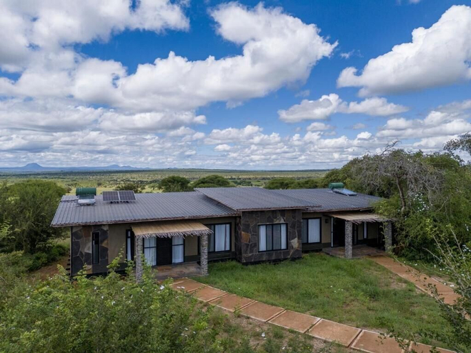Exterior, Tarangire Elephant Springs, Babati