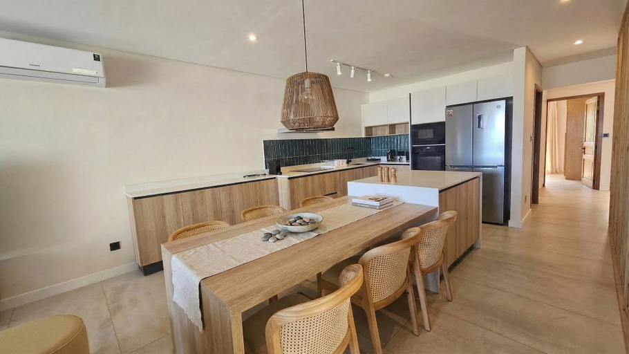 Dining, Sunset Beach by Horizon Holidays, Black River