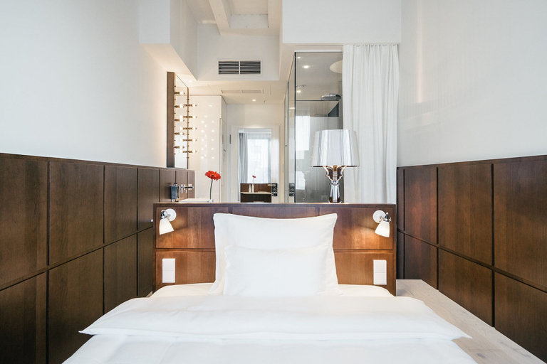 Bedroom 5, Ruby Lilly Hotel Munich by IHG, München