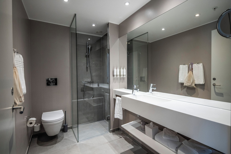 Bathroom 4, Hotel Odeon, Odense