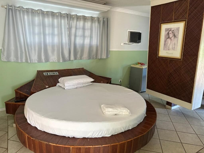 Room 2, Johnnys Motel-Hotel, Jacarezinho