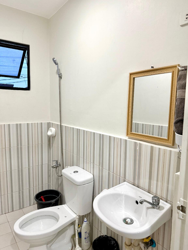 Bathroom 4, Spacious House and Lot in Casa Mira South Naga Cebu, San Fernando