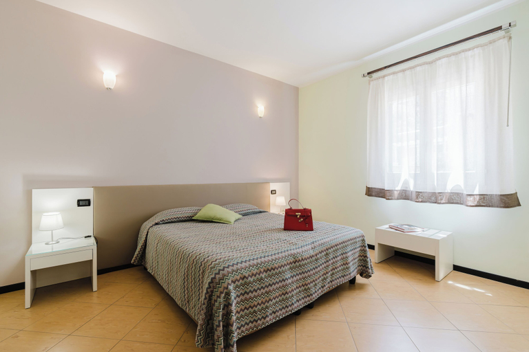 Bedroom 3, Cerri Hotel, Trapani