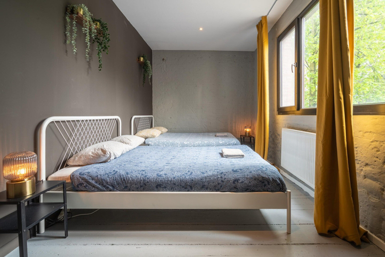 Room 5, Riverfront apartment for 9-guests, Antwerpen