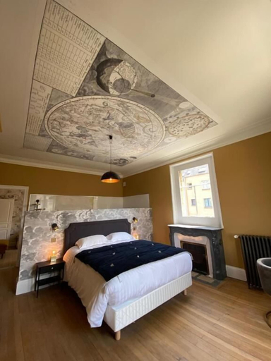 Room 5, Villa Gabriel Maison Blanche Chartres, Eure-et-Loir