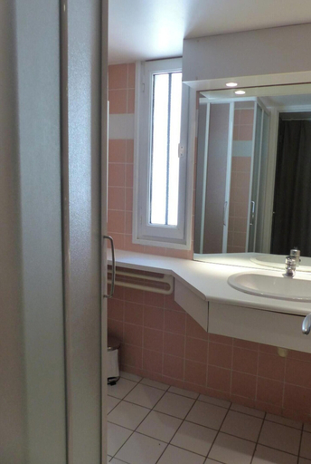 Bathroom 4, Family Mezzanine Cottage in Ardeche, Ardèche
