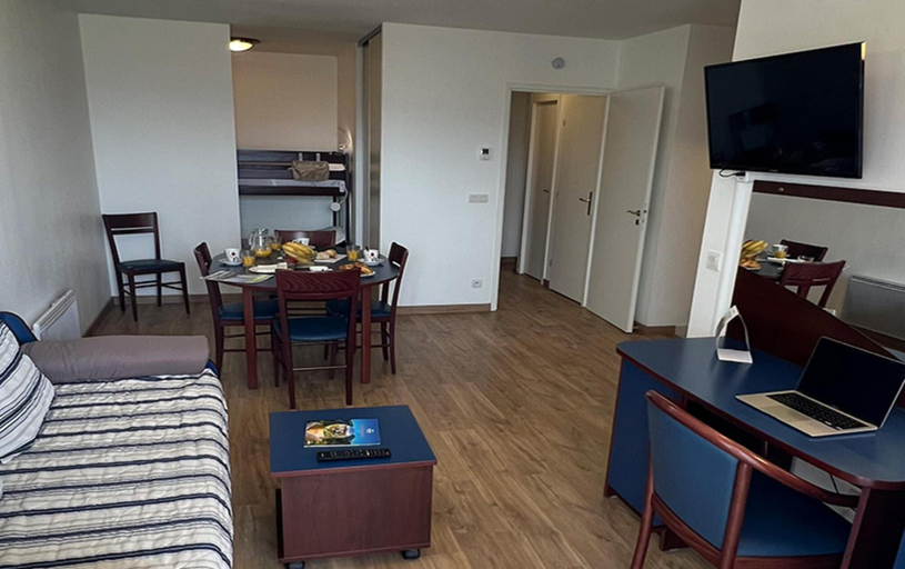 Living room 5, Mountain-view 6-persons Apartment, Pyrénées-Orientales