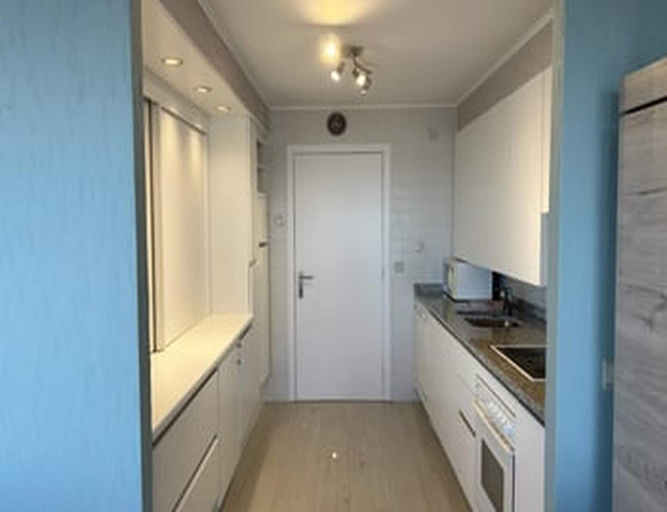 Private kitchen 5, Blankenberge Apartment With Seaview, West-Vlaanderen