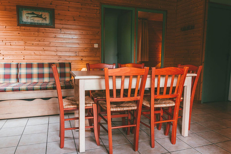 Dining 4, Cozy Cottage Retreat for Two, Deux-Sèvres