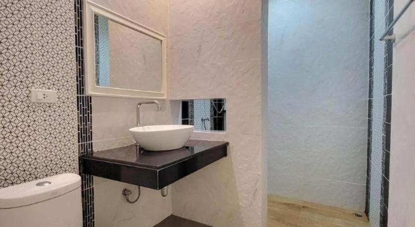 Others 3, Prangthonggardenhome, Huai Yot