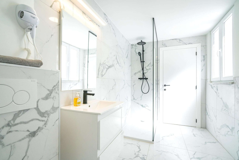 Bathroom 4, Charming 1-bedroom apartment in Antwerp, Antwerpen