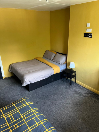 Room 4, Hatfield's Cheapest Rooms, Hertfordshire