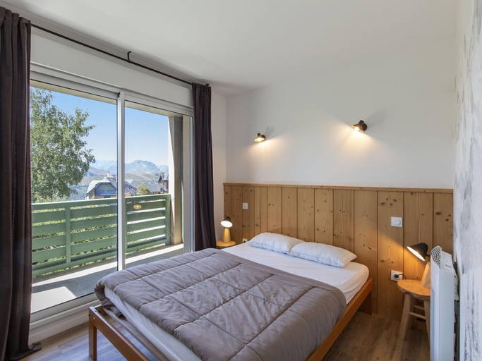 Room 5, Spacious 2-Bedroom 6-Guest Apartment, Hautes-Pyrénées