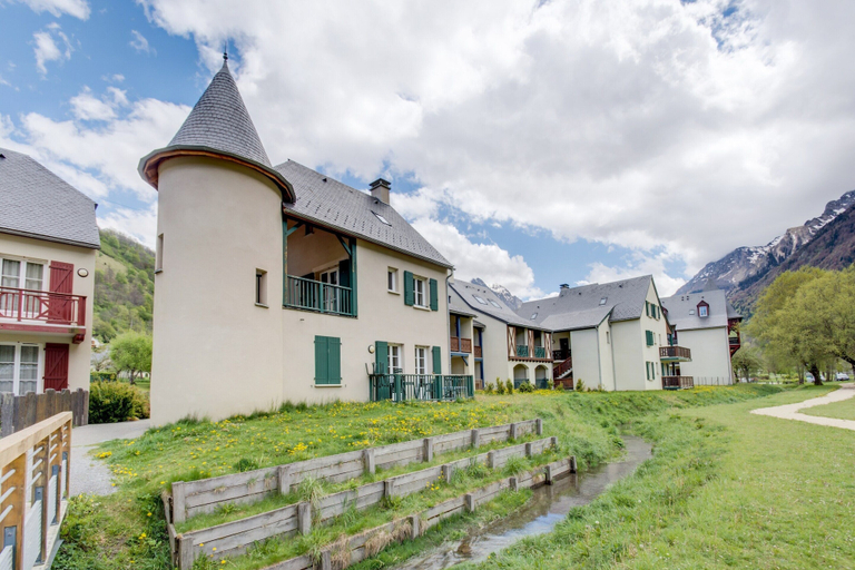 Exterior 3, Large Apartment in Loudenvielle for 10, Hautes-Pyrénées