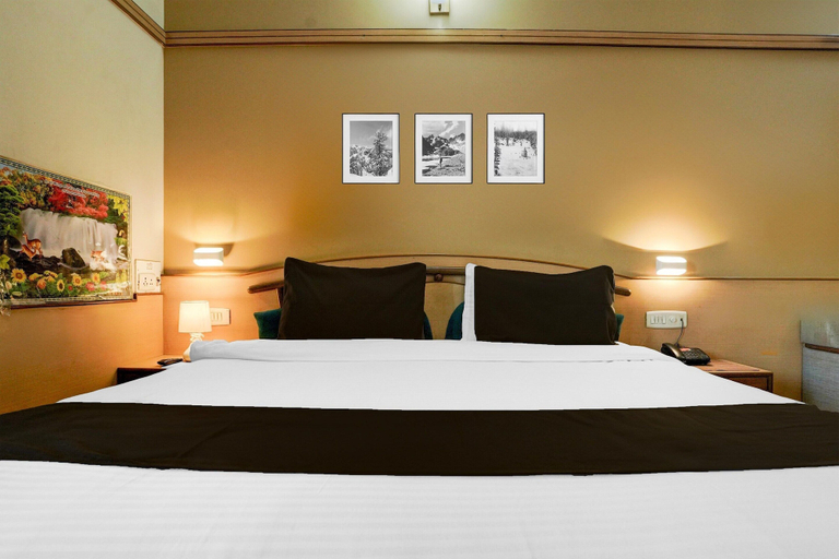 Room 3, Deluxe Hotel Harmony, Rajkot