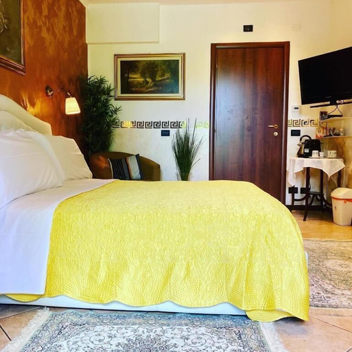 Bedroom 3, B&B Garda 4U, Brescia