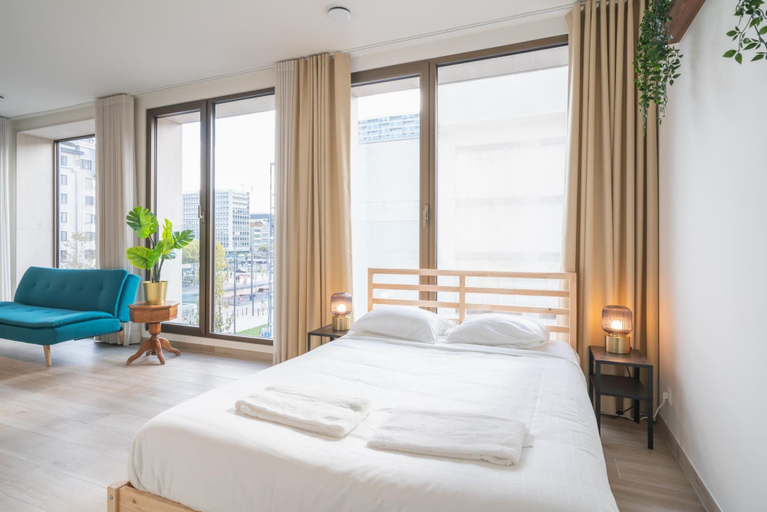 Room 5, Elegant City Hub for 8 With Terrace, Antwerpen