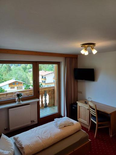 Bedroom 3, Hotel Hochland, Innsbruck Land