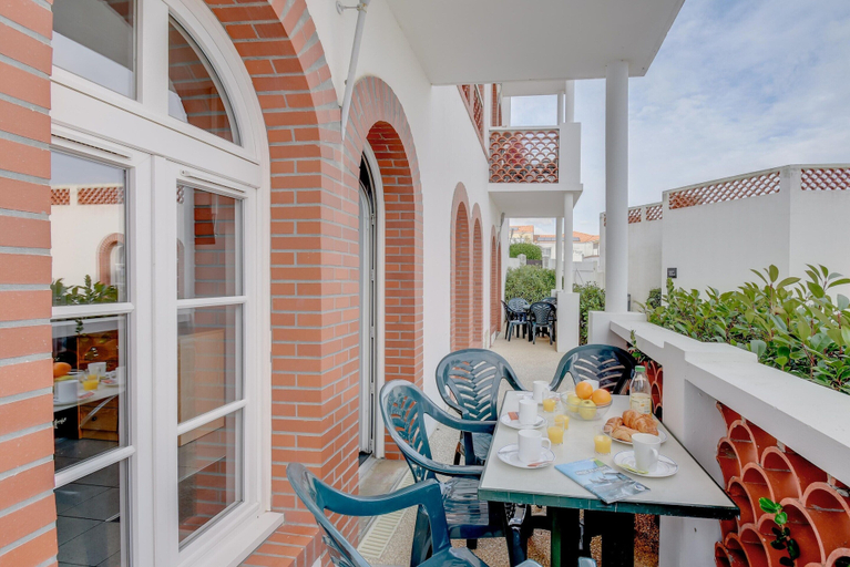 Balcony 5, Family Beach Stay for 6 in Loire, Vendée
