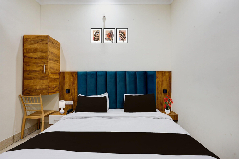 Room 3, Collection O Ambedkar Chowk, Amritsar