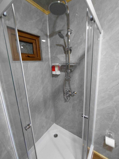 Bathroom 2, Raiz de Hielo, Coihaique