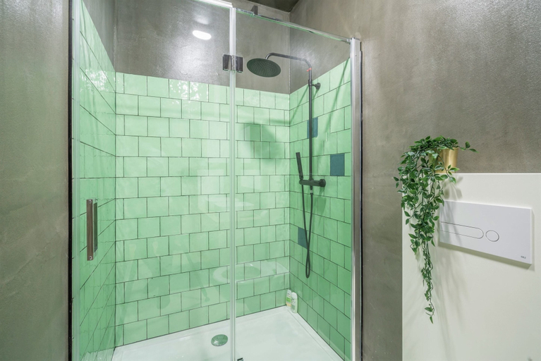 Bathroom 5, Antwerp Central 1br/7p Apartment, Antwerpen