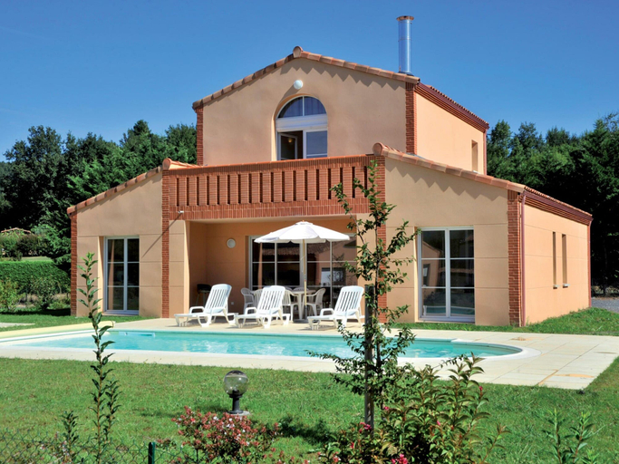 Exterior, Golf-side Sanctuary in Mazamet, Tarn