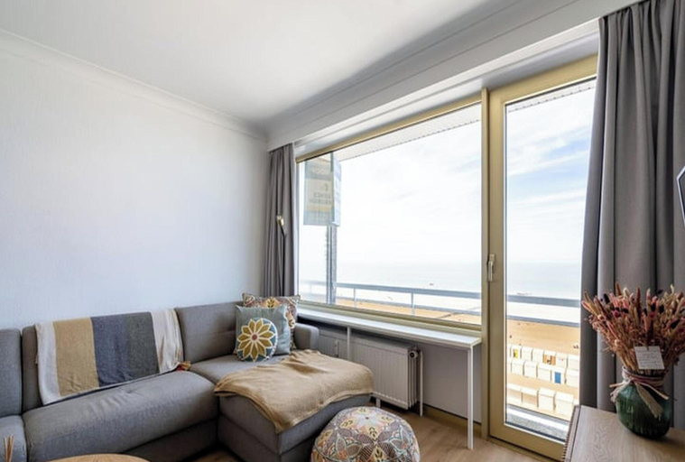 Living room 2, Coastal Apartment Near Beach for 4, West-Vlaanderen