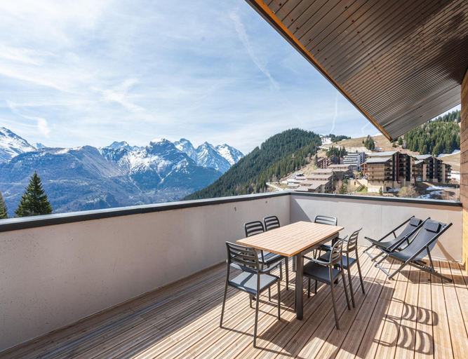Balcony, Base for 8 Near Alpe D'huez Slopes, Isère