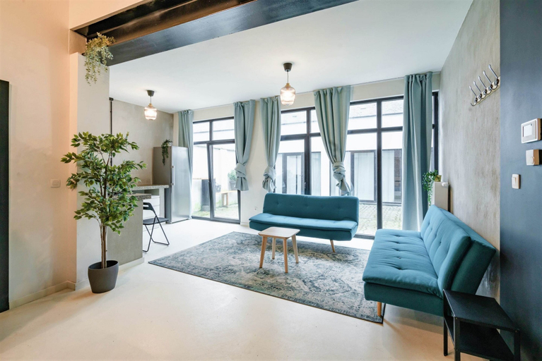 Living room, Antwerp Central Superior Apartment, Antwerpen
