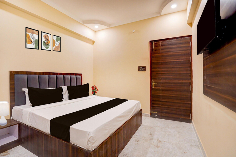Room 2, Super Deluxe Roomcollection O High Court, Lucknow
