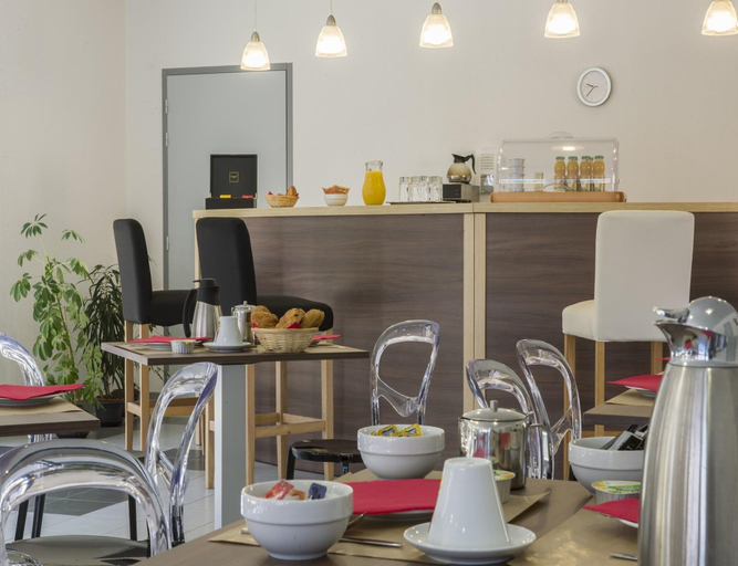 Dining 2, Noir Holiday Apartment for 4, Dordogne