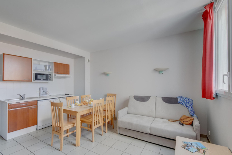Living room 4, Family Beach Stay for 6 in Loire, Vendée