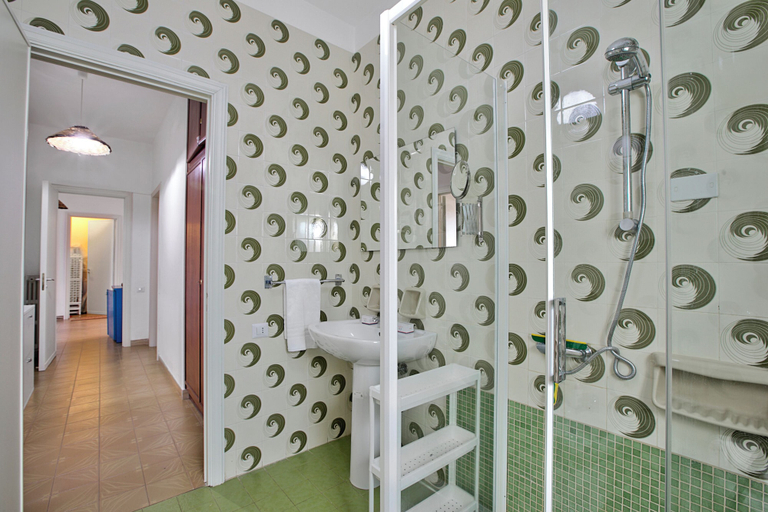 Bathroom 5, Residence Thalassa With Shared Pool, 100m to the Beach, Lecce