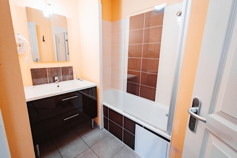 Bathroom, Studio for 4 Near Pyrenees Ski Slopes, Ariège