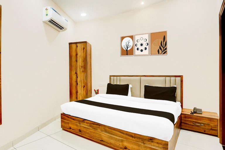 Room 3, Saver Single MMC Inn, Ludhiana