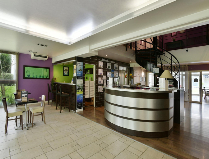 Reception, La Rochelle Coastal Stay for 4, Charente-Maritime