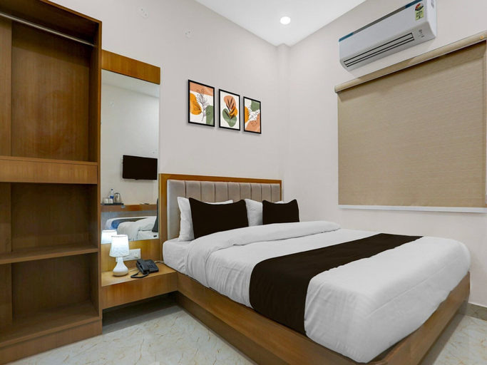 Room 5, Classic With Balcony Dashashwamedh Ghat Varanasi, Varanasi