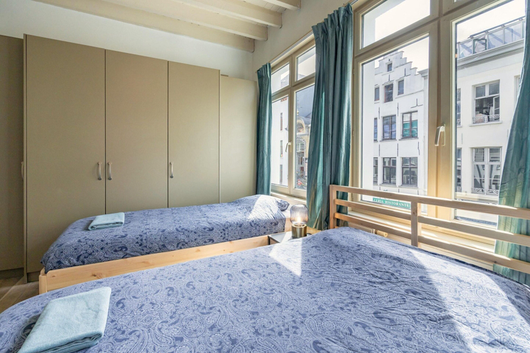 Room 4, Charming 12 person apartment, Antwerpen