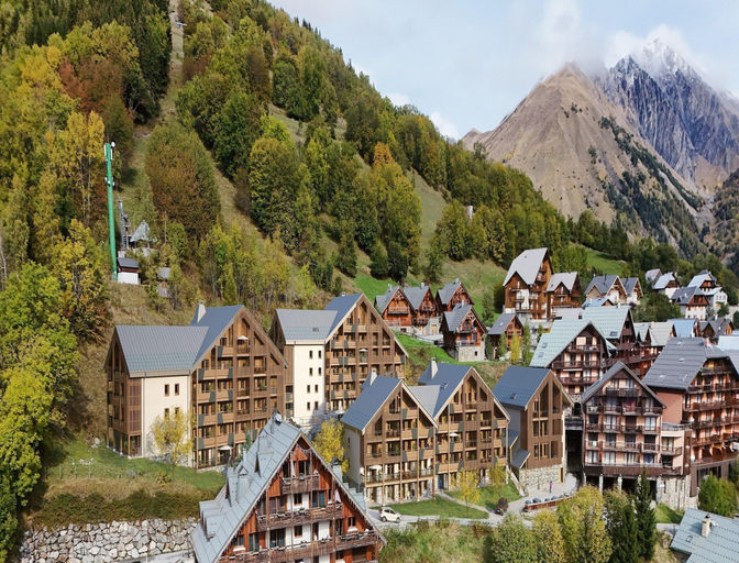 View from property 4, Alpine Home With Wellness Access, Isère