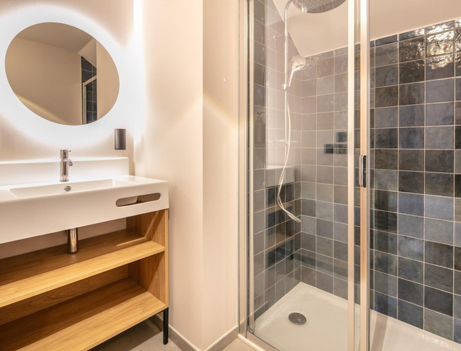 Bathroom 4, 10-person Apartment With Balcony, Isère