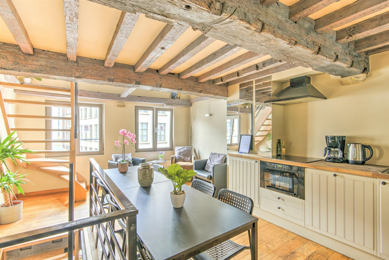 Private kitchen 2, Temple Triplex Spacious Apartment, Antwerpen